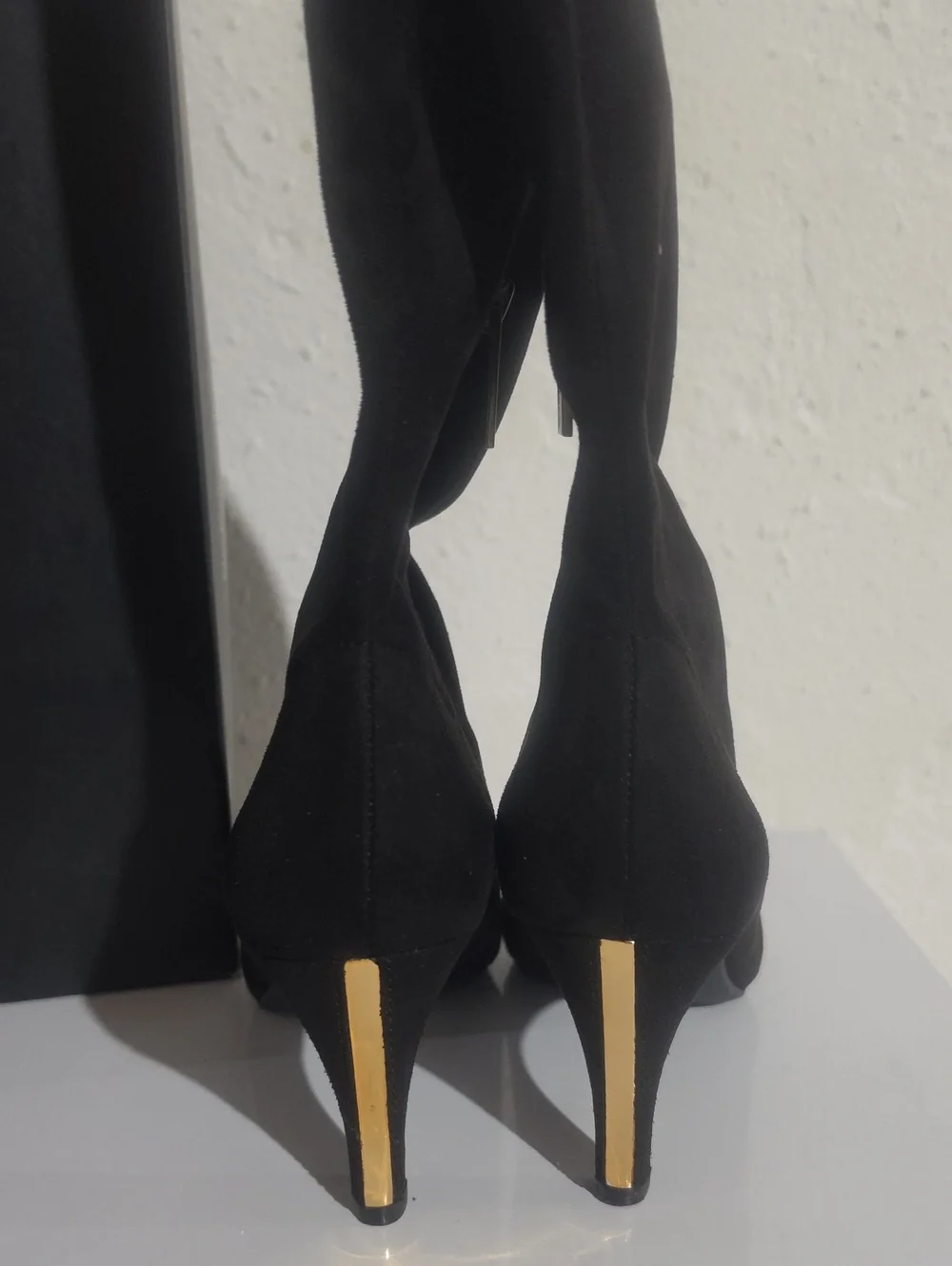 BCBGeneration BG-Russo Women's Black Knee-High Suede Boot - Elegant Heel